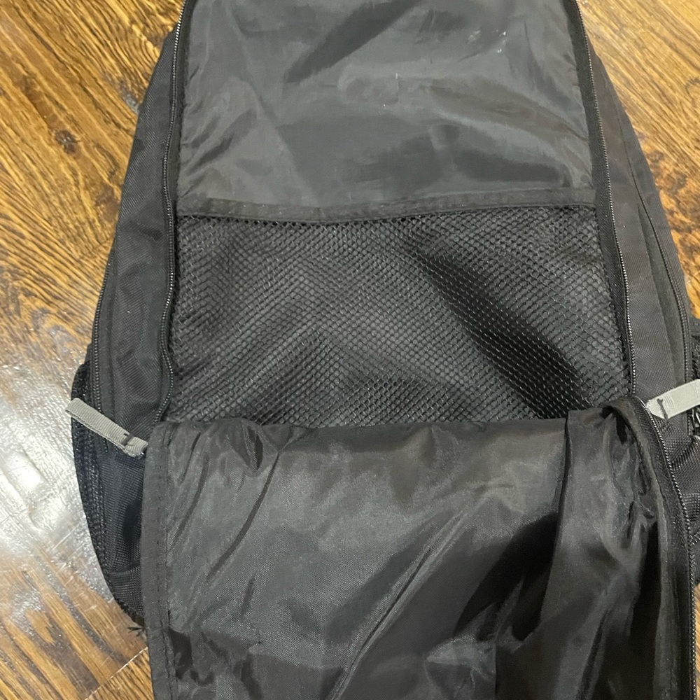 Targus Black Backpack with Laptop Section - Picture 4 of 7